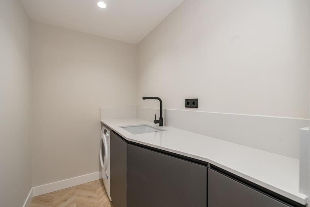 Appartamento Puerta Del Sol 3Br 3Bh Madrid Esterno foto