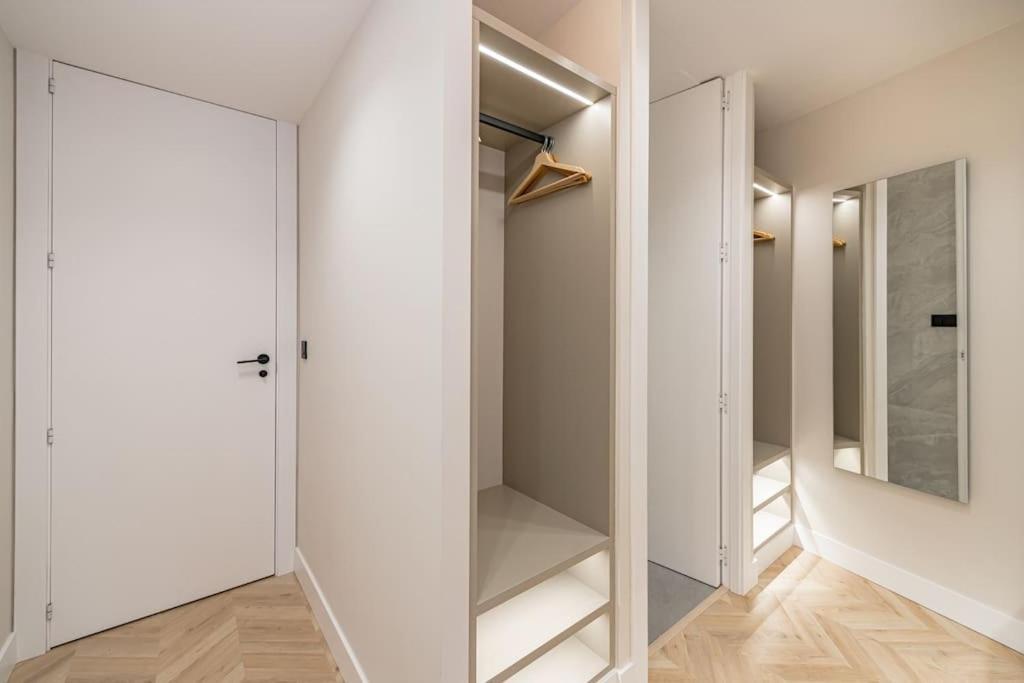 Appartamento Puerta Del Sol 3Br 3Bh Madrid Esterno foto