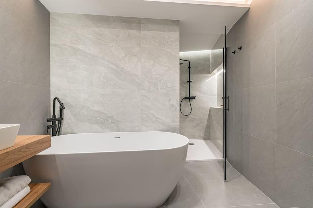 Appartamento Puerta Del Sol 3Br 3Bh Madrid Esterno foto
