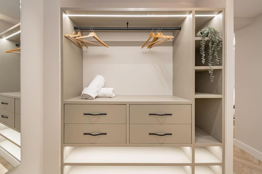 Appartamento Puerta Del Sol 3Br 3Bh Madrid Esterno foto